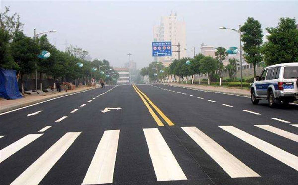 久治标线涂料在久治环氧地坪项目中的选择与应用